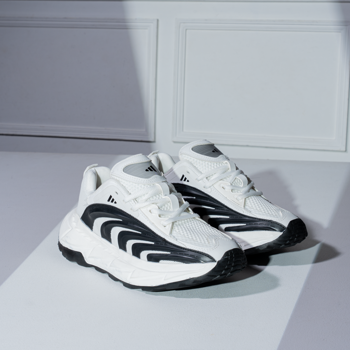 كوتشي أديداس