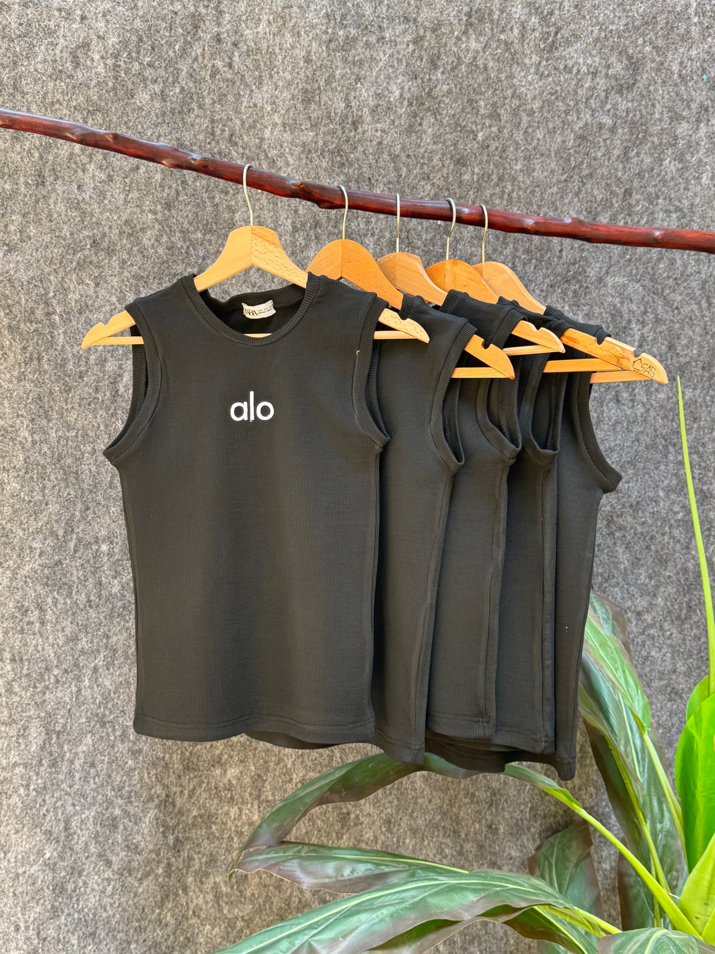 توب حريمي كت ريب مضلع