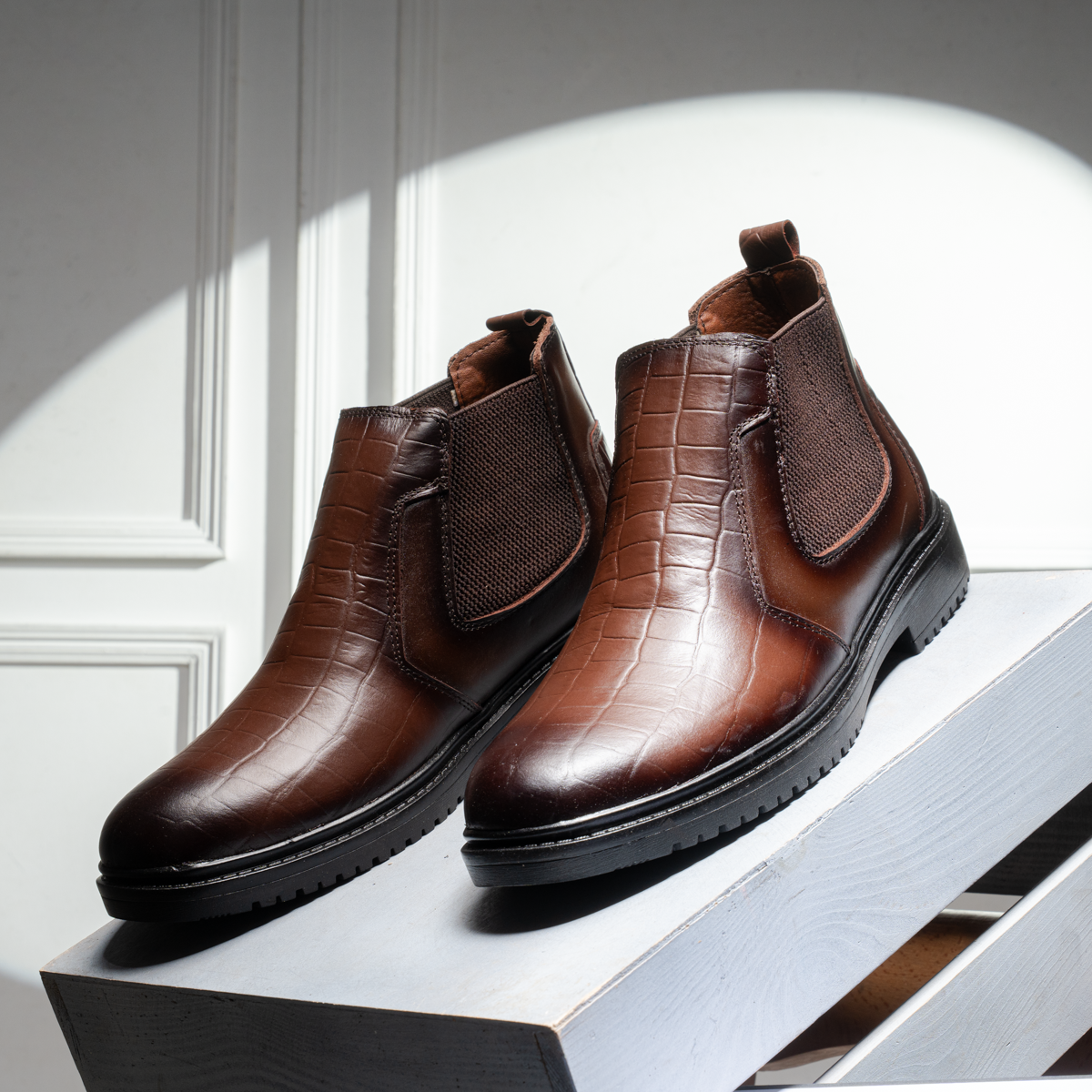 هاف بوت رجالي جلد طبيعي