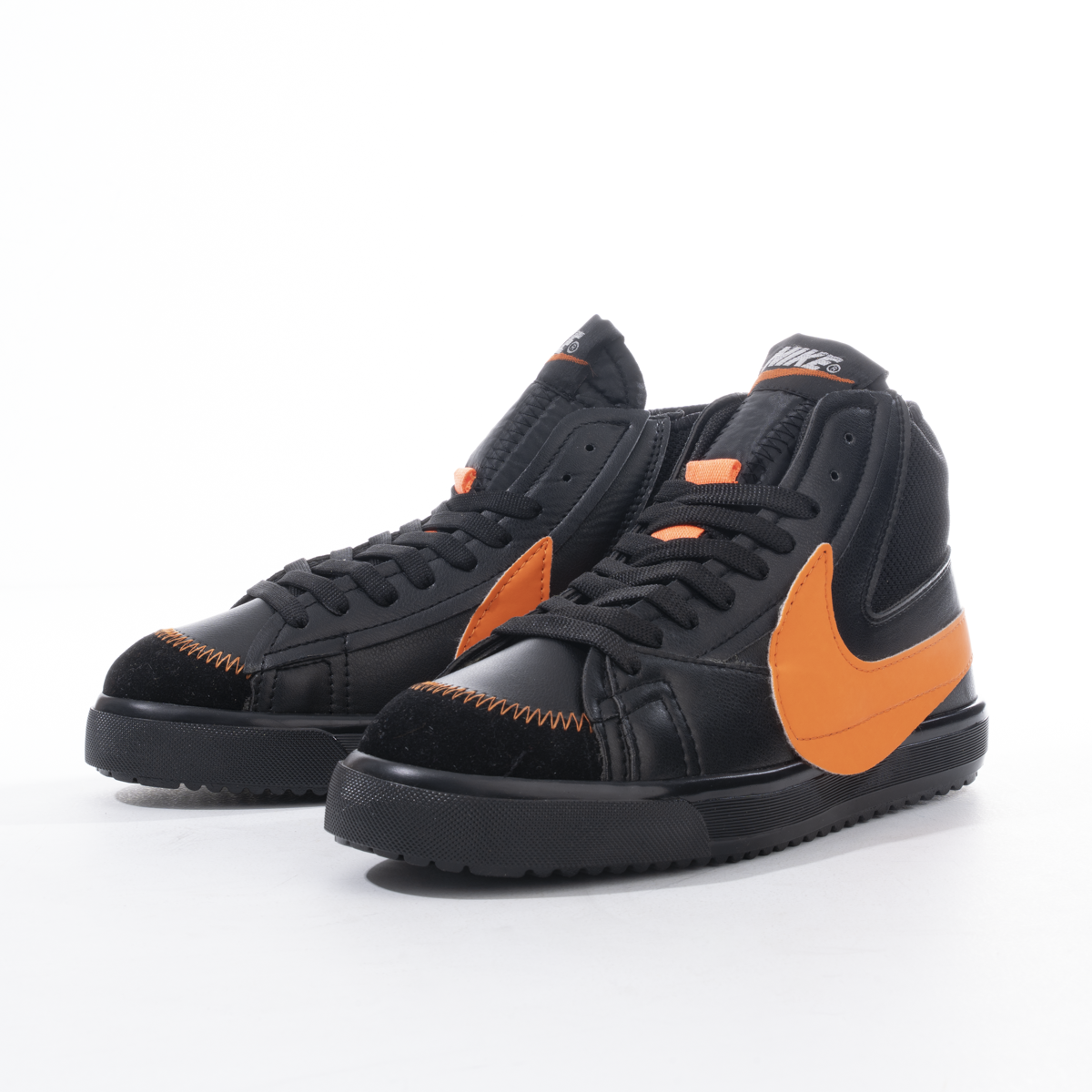 كوتشي نايك هاف