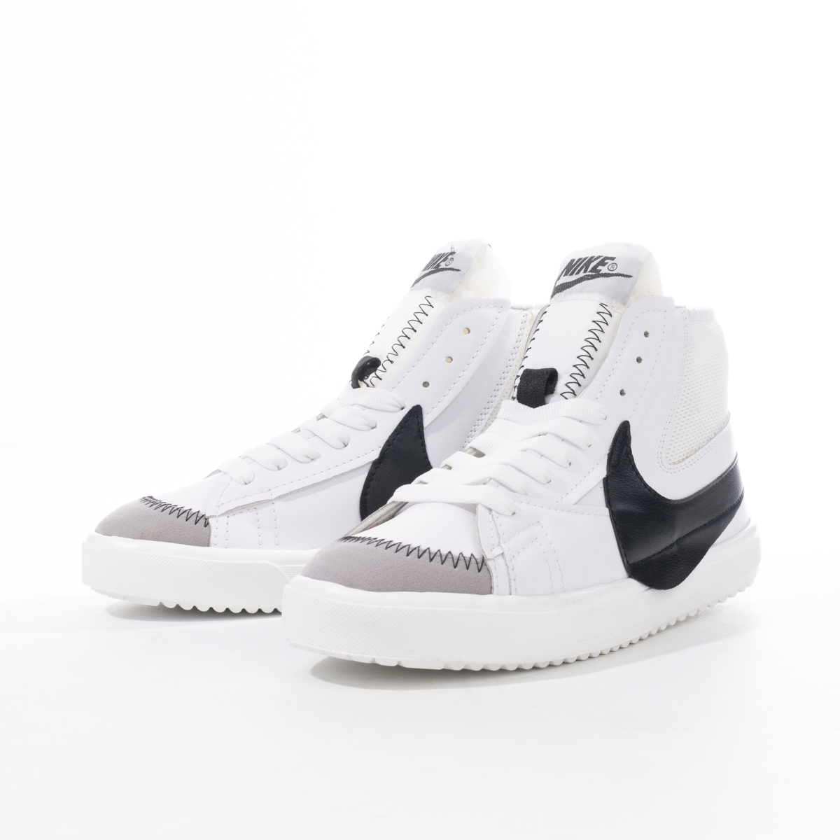 كوتشي نايك هاف