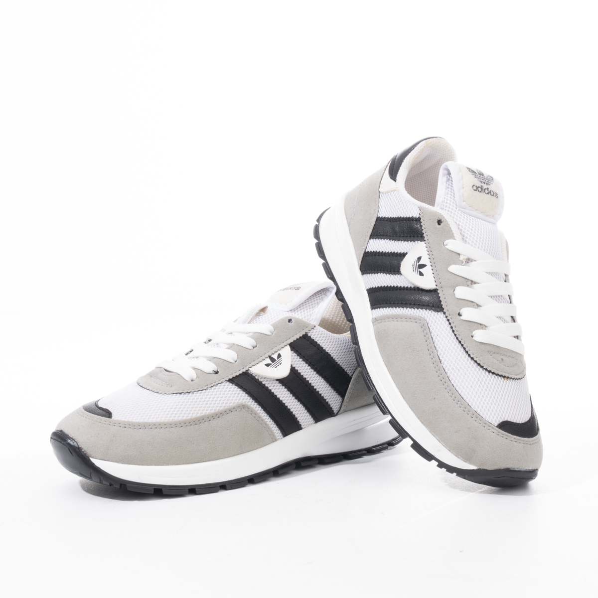 كوتشي اديداس حريمي