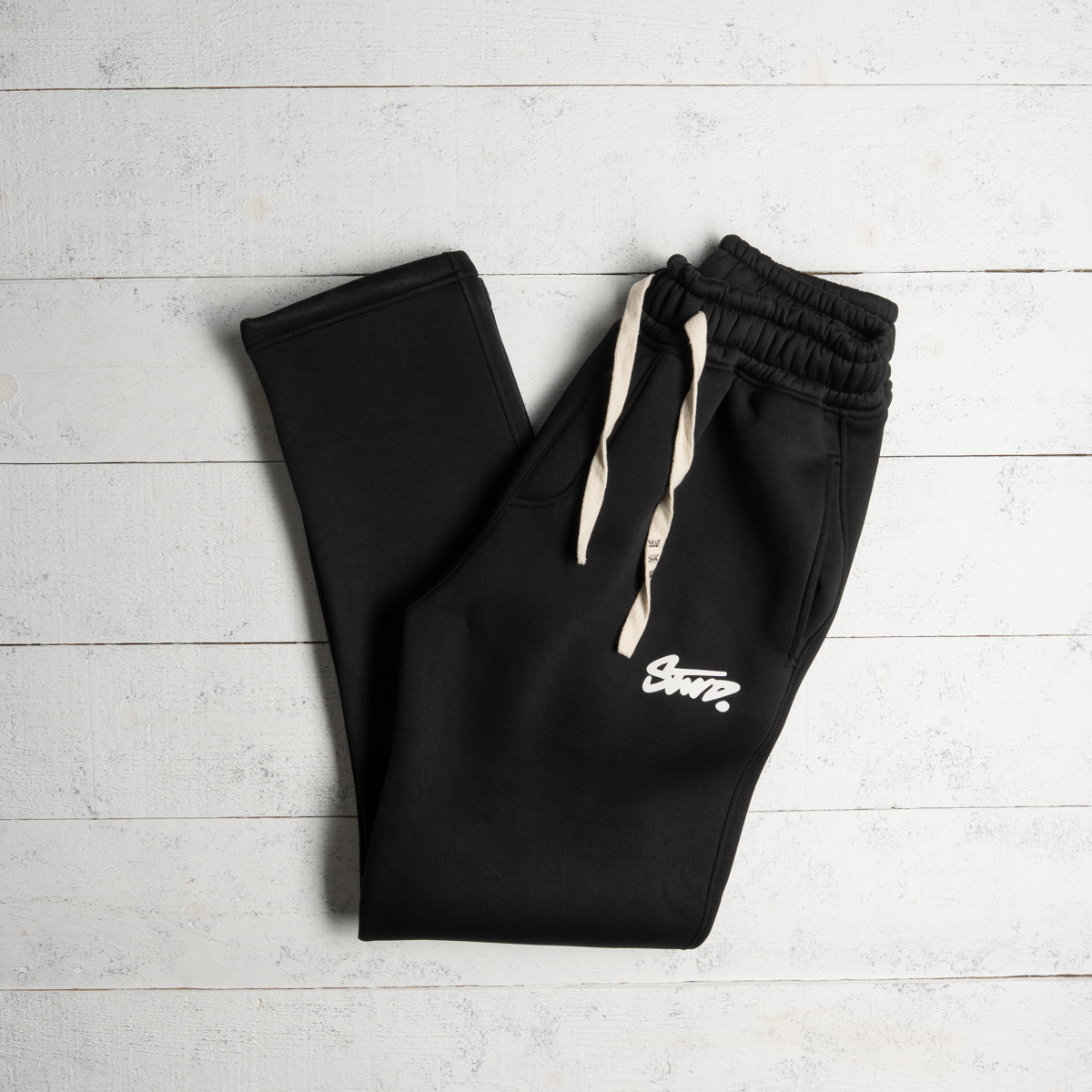 سويت بانتس ستود وايد ليج