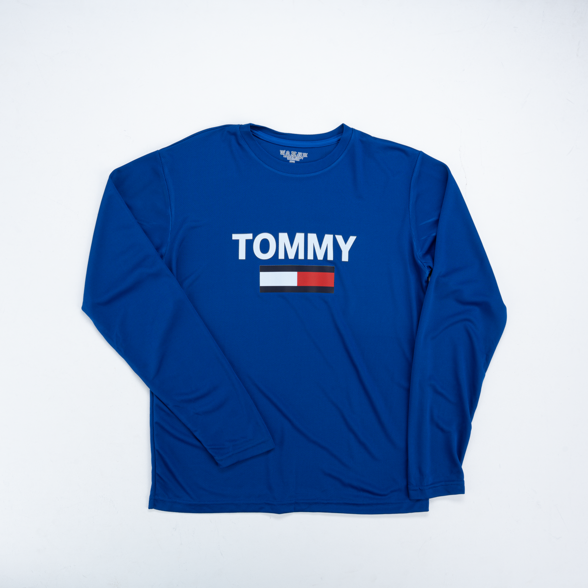 تي شيرت تومي كم طويل