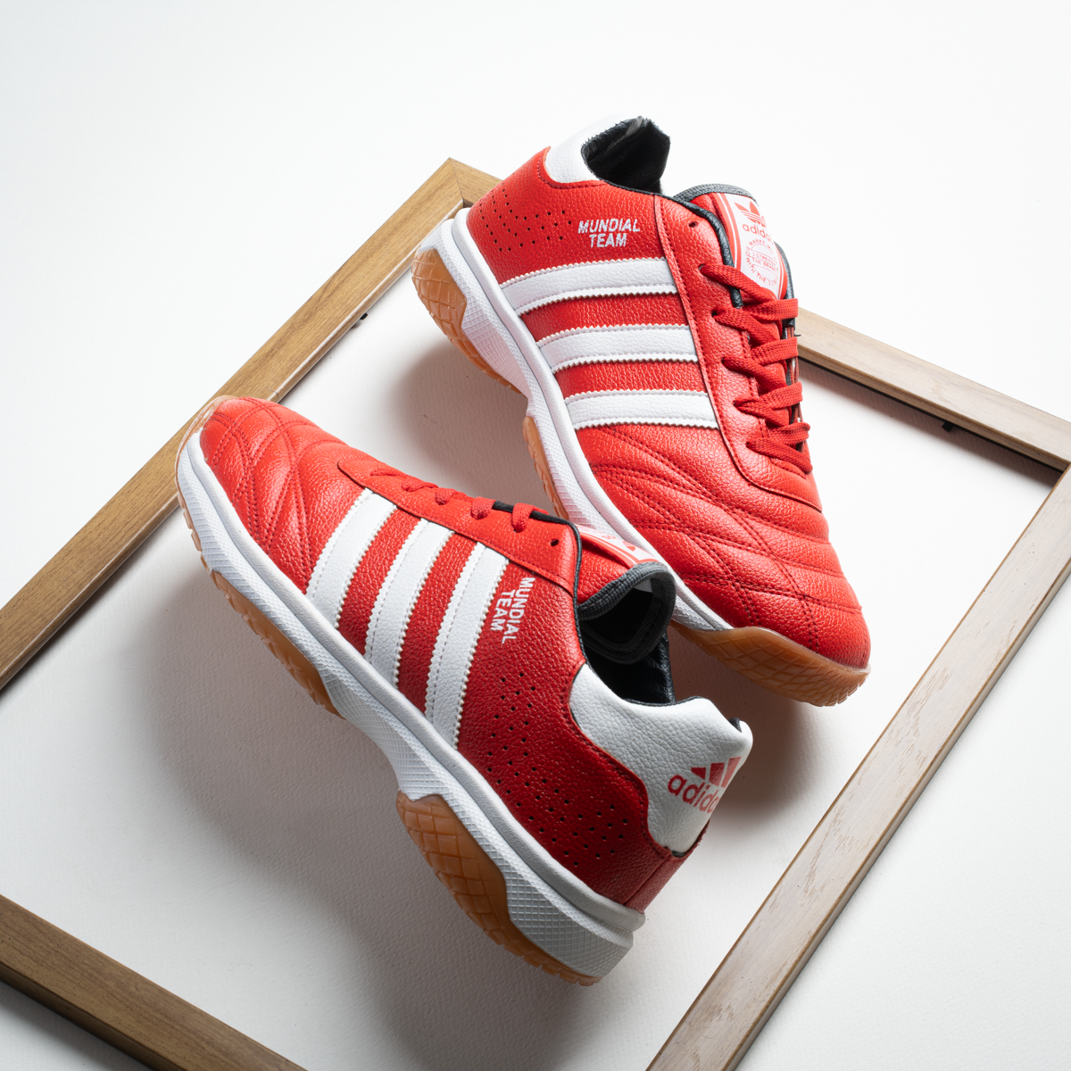 كوتشي أديداس مونديال تيم رياضي