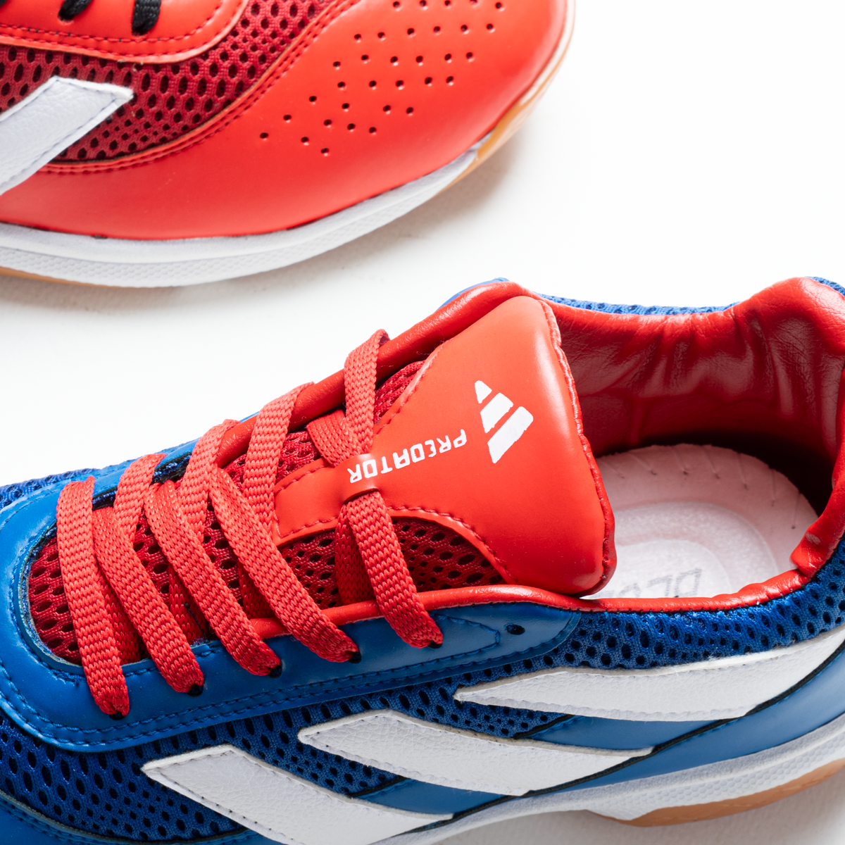 كوتشي أديداس بريداتور رياضي خفيف