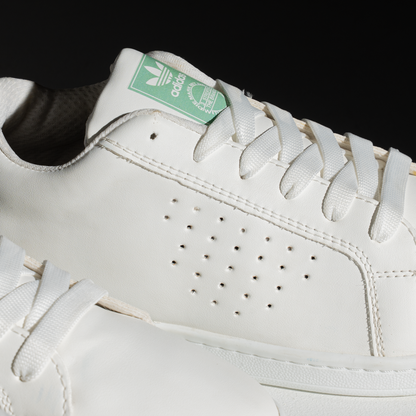 سنيكر أديداس ثلاث خطوط جلد