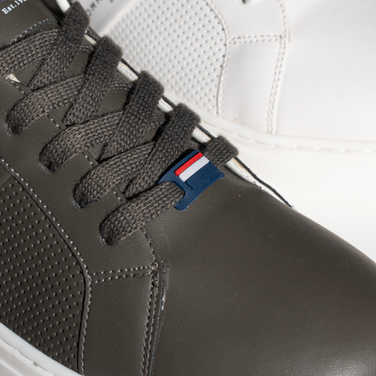 سنيكر تومي رجالي جلد