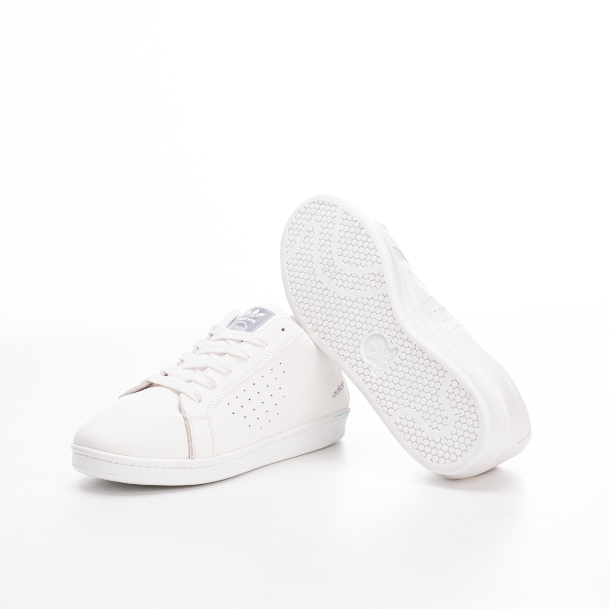 سنيكر أديداس ثلاث خطوط جلد