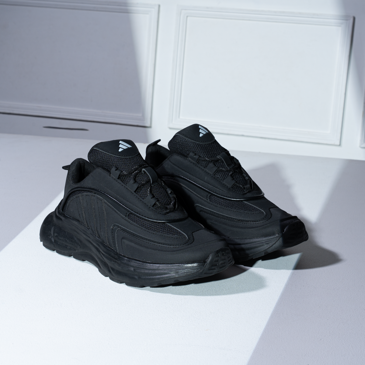 كوتشي أديداس رياضي