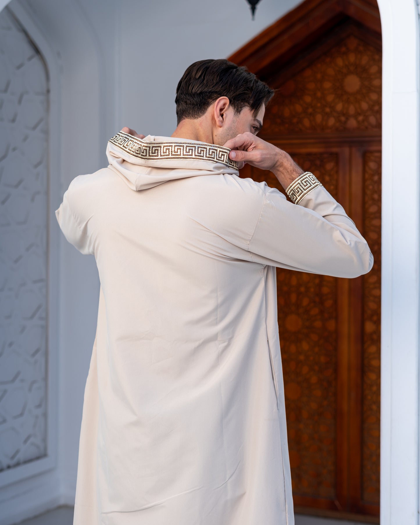 عباية رجالي بغطاء للرأس