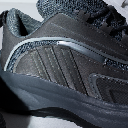 كوتشي أديداس رياضي