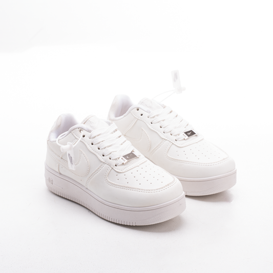 كوتشي حريمي نايك إير فورس