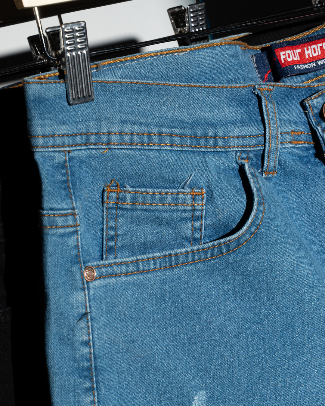 بنطلون جينز مخربش رجالي