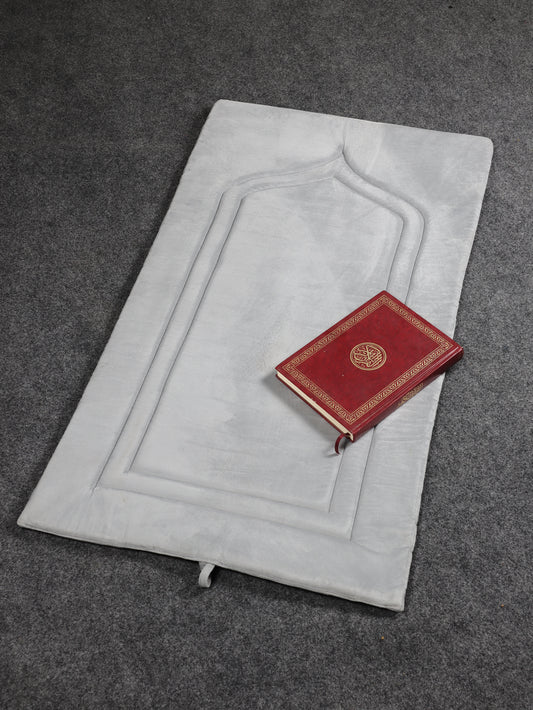 مصلية القُبّة المستطيلة مبطنة